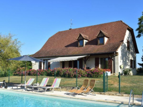 Гостиница Comfortable villa near Alvignac with private swimming pool and stunning view  Альвиньяк